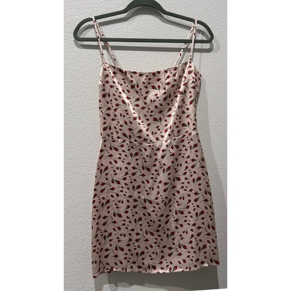 Reformation Mini Dress Kosta Silk size 6 Marion Red Rose Floral Print HOST PICK🎉 - Picture 4 of 9